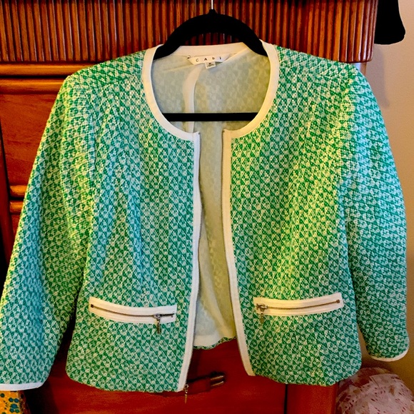 CAbi Jackets & Blazers - EUC Cabi green, and white design Spring Jacket